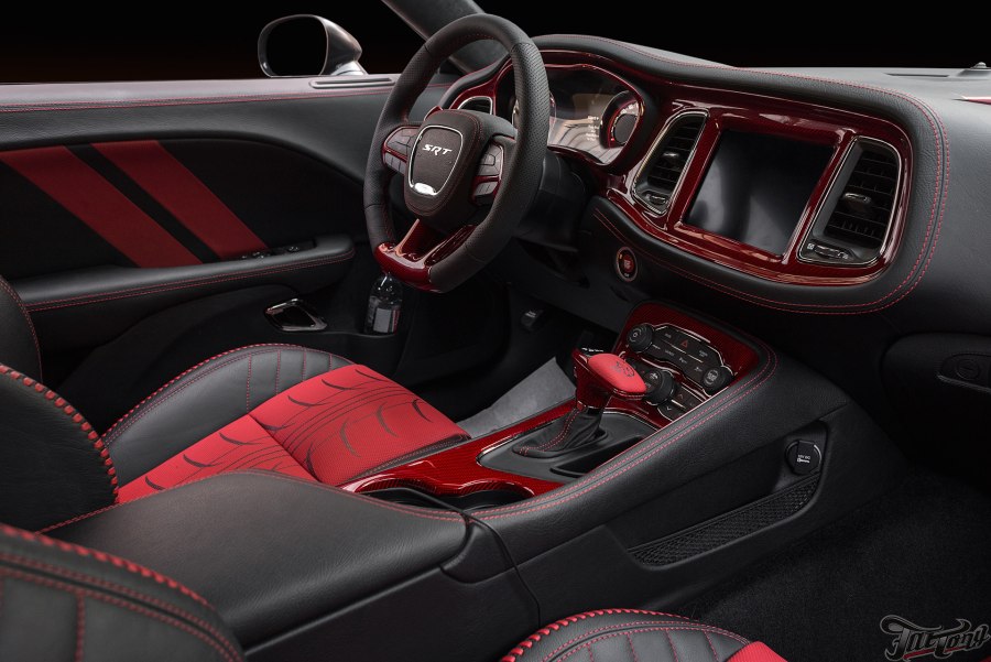 Dodge Challenger Hellcat 2020 салон