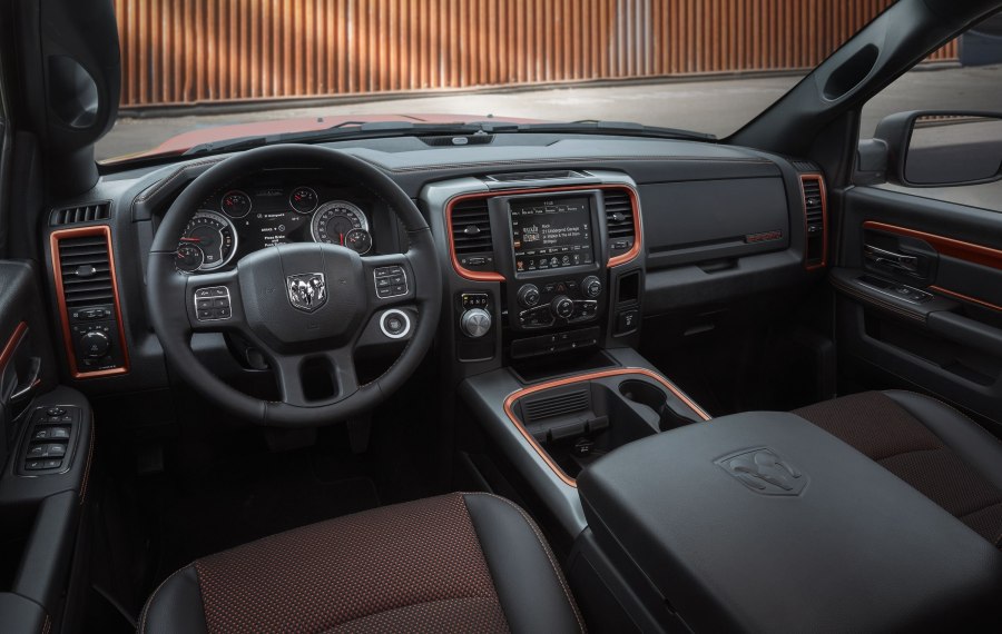 Dodge Ram 1500 2014 салон