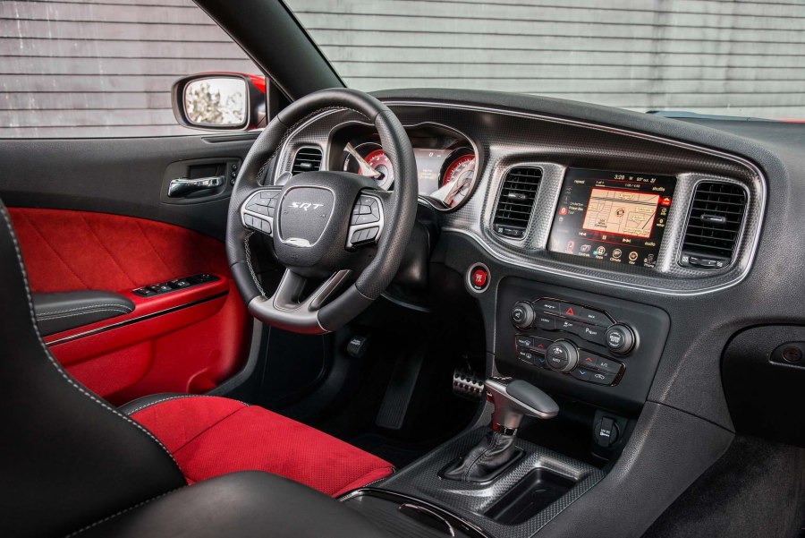 Dodge Durango srt Hellcat салон