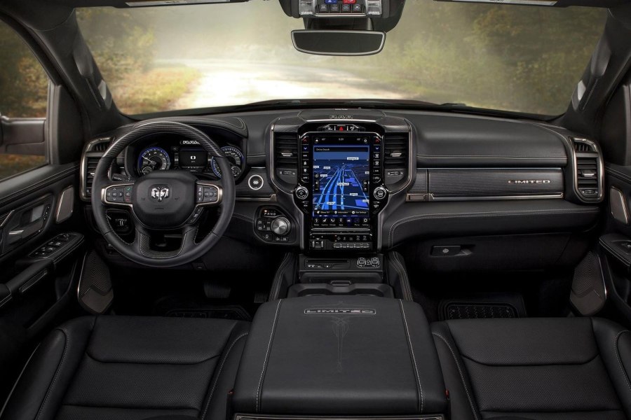 Dodge Ram 1500 2019 салон