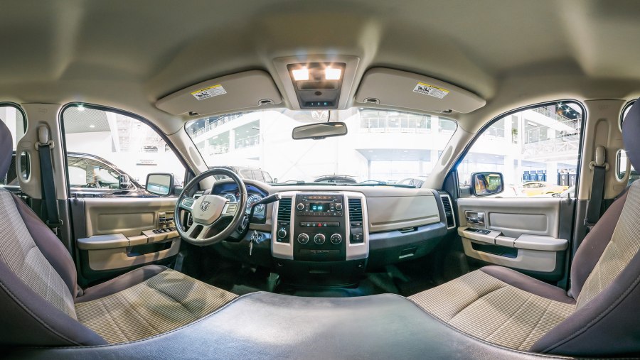 Dodge Ram van салон 2002