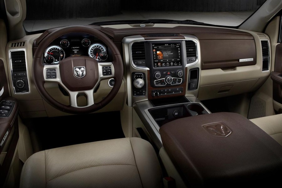 Dodge Ram 1500 салон