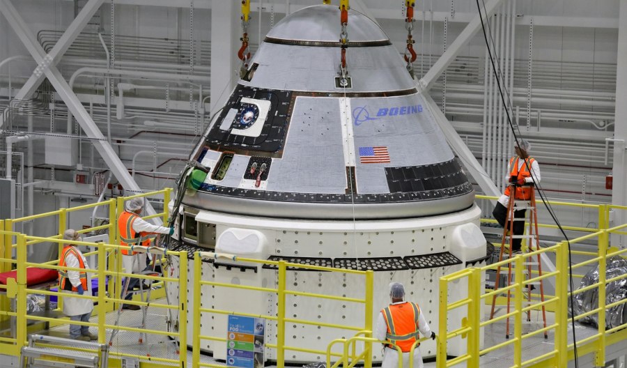 CST-100 Starliner фото