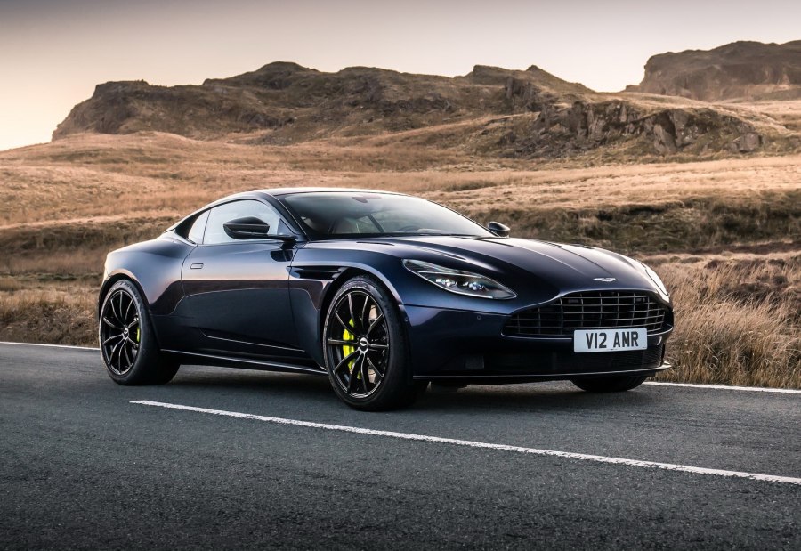 Астон Мартин db11
