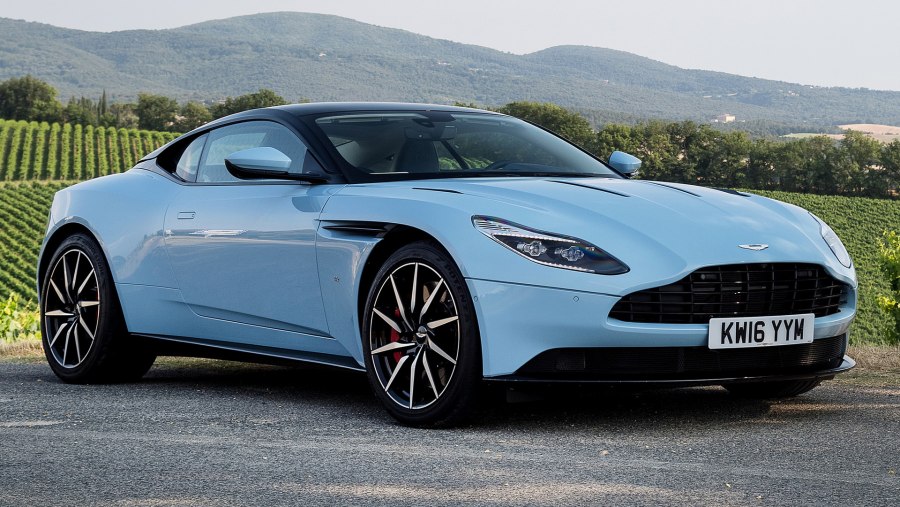 Астон Мартин db11