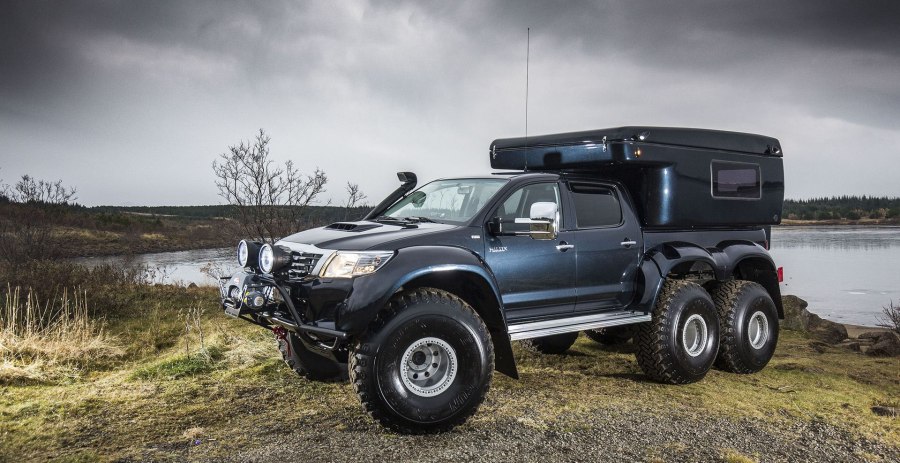 Toyota Hilux 6x6