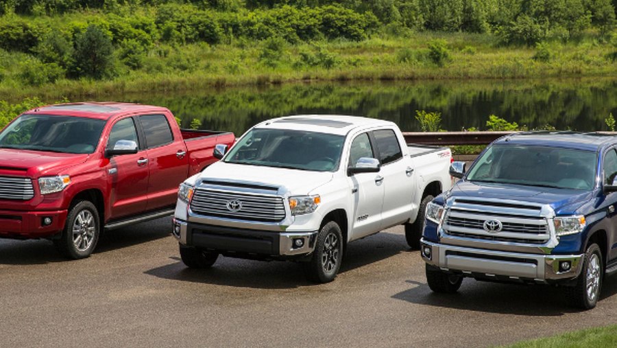 Ford f650 и Toyota Tundra