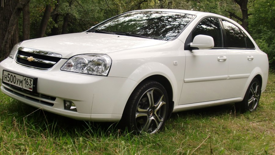 Chevrolet Lacetti белый
