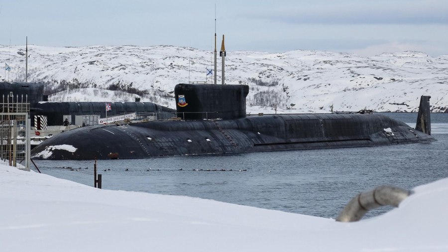 Подводная лодка в море детская
