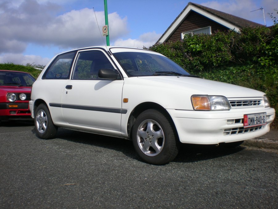 Toyota Starlet 2