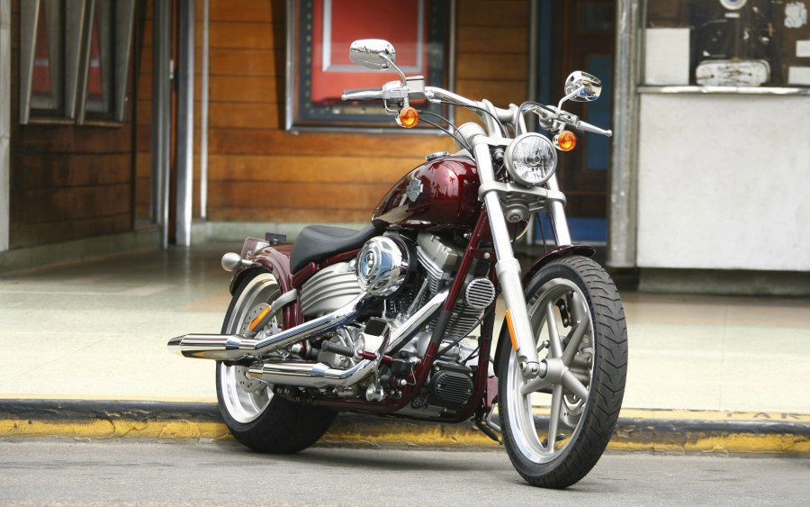 Мотоциклы Harley Davidson Breakout Custom