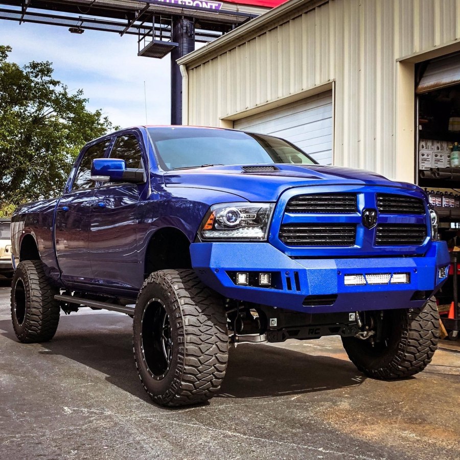 Dodge Ram трак