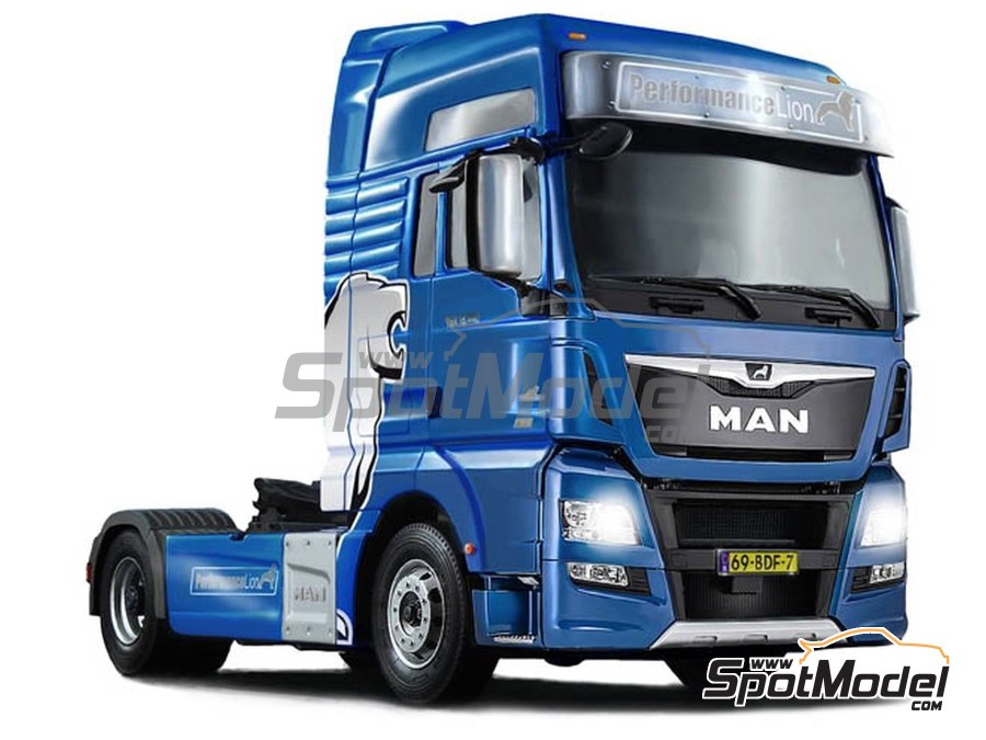 Italeri 3916 1:24 man TGX XXL d38