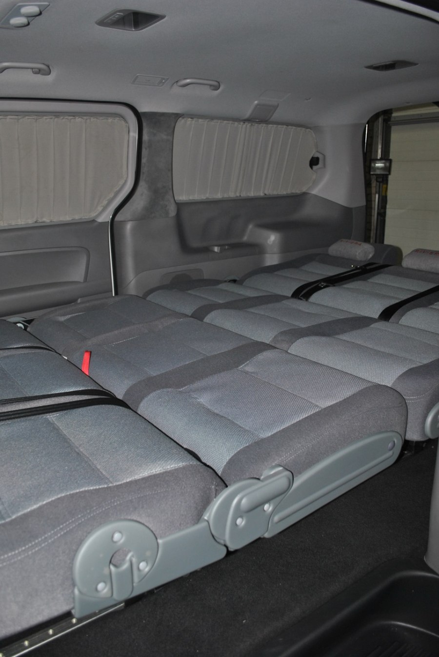 Hyundai h1 Grand Starex салон
