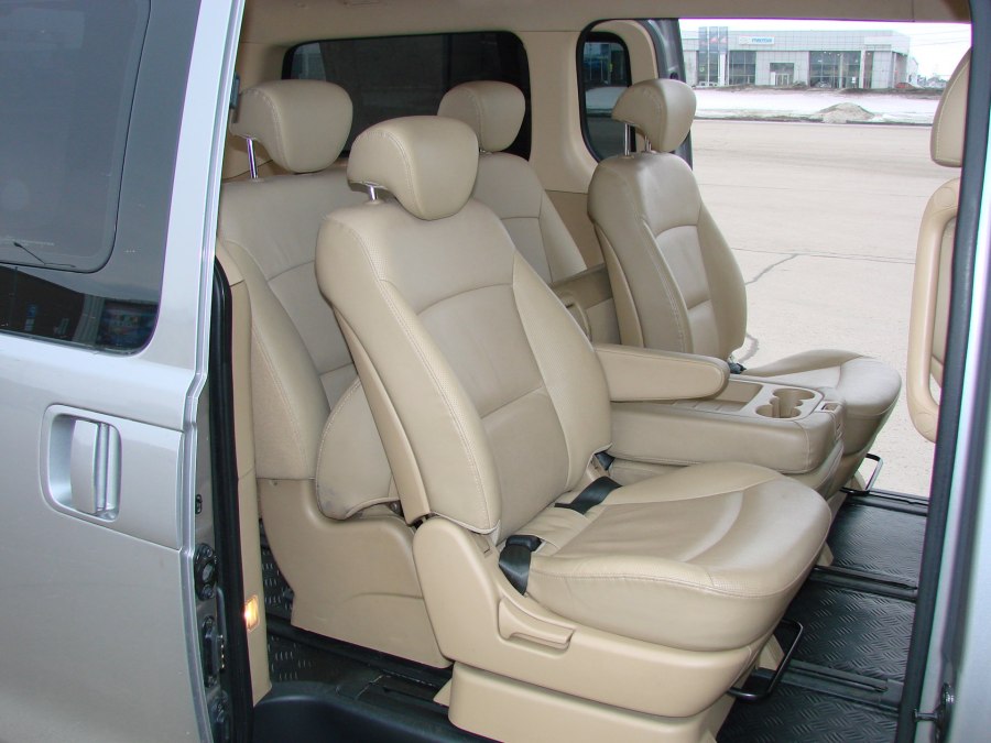 Hyundai Grand Starex Interior