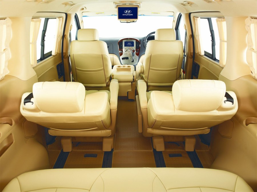 Hyundai h1 Grand Starex салон