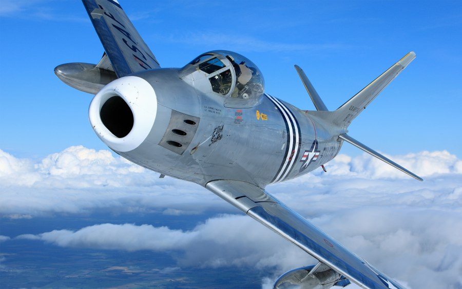 F86 самолет