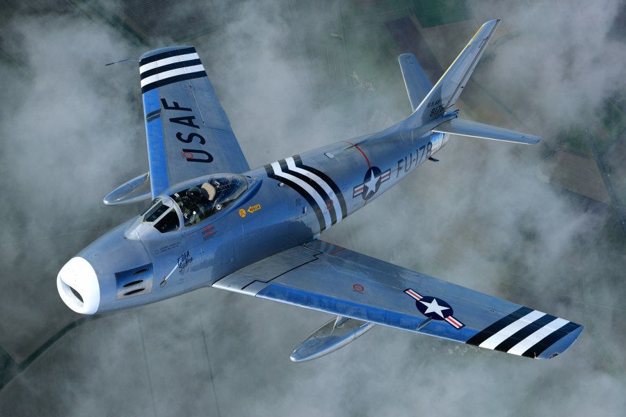 Американский самолёт f86