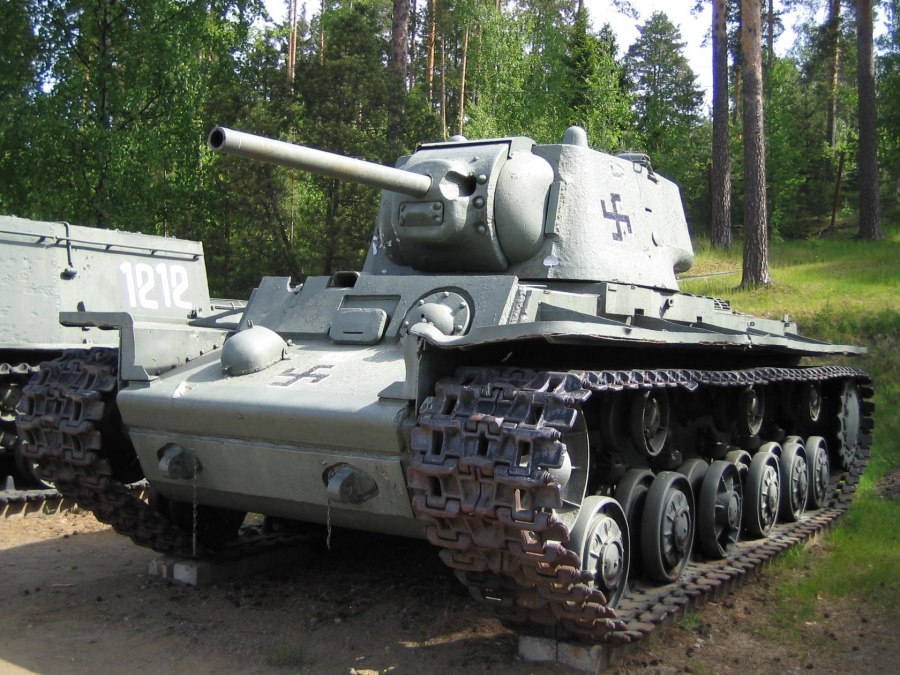 Советский танк кв-1