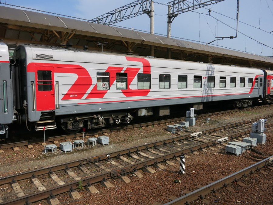 Поезд 305