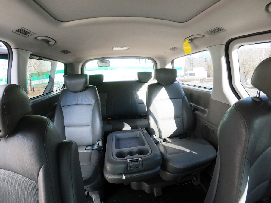 Hyundai h1 Grand Starex салон