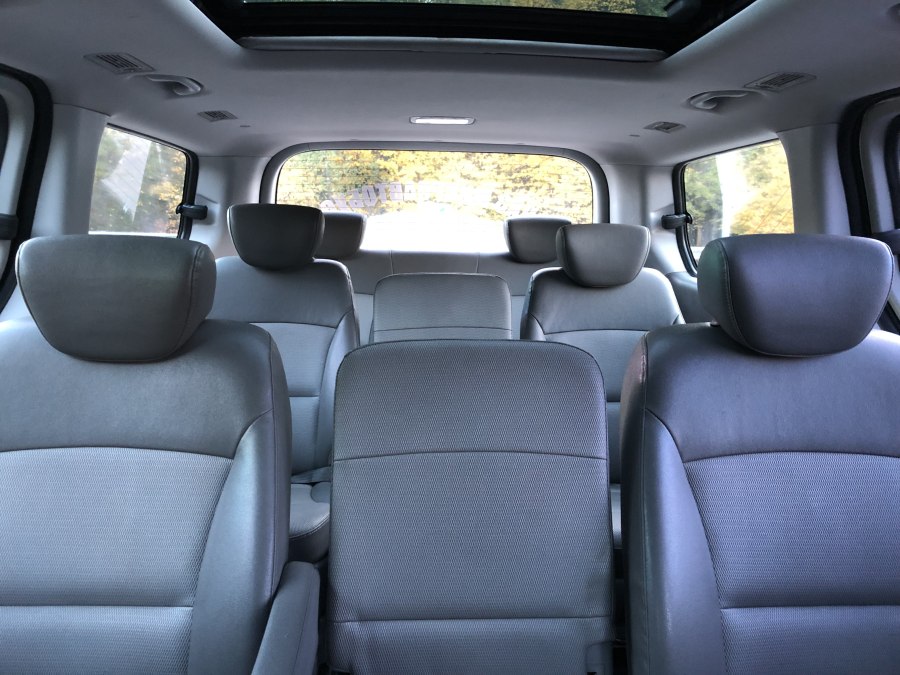 Hyundai Grand Starex i