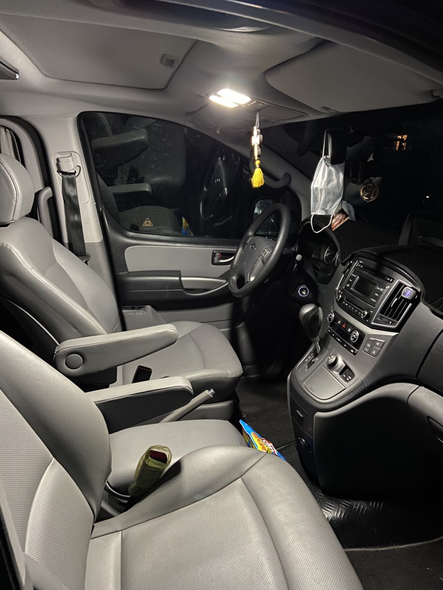 Hyundai h1 Grand Starex салон