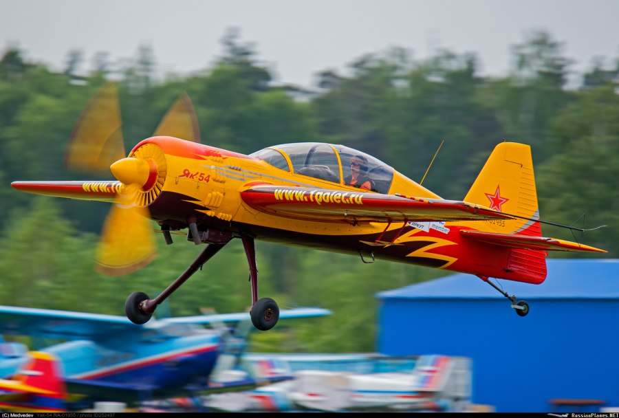 Yak 54