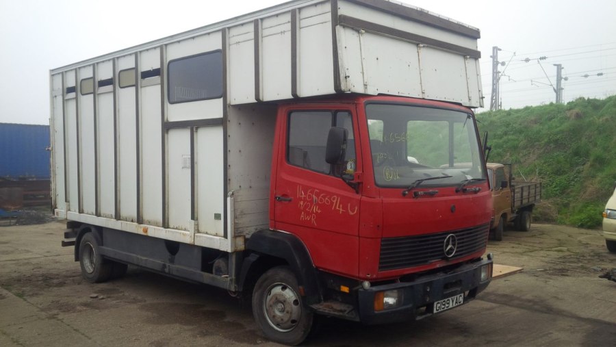 Трехосный Mercedes Benz 814