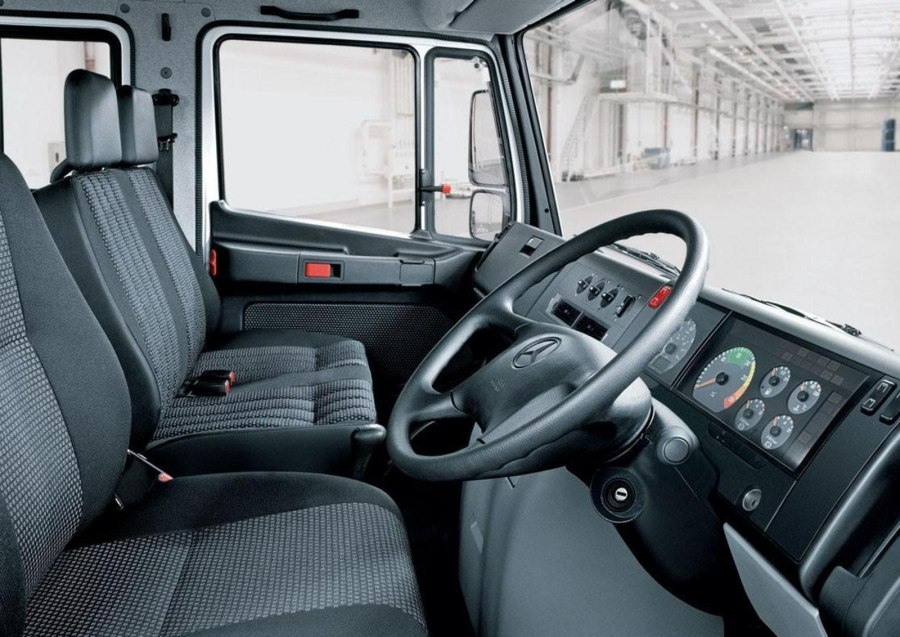 Mercedes-Benz Vario 814d салон