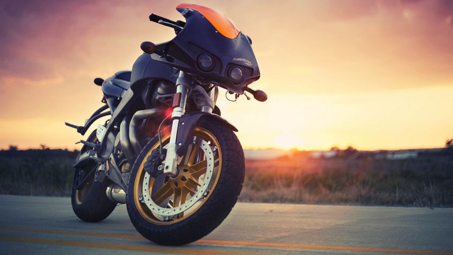 Suzuki GSR 600