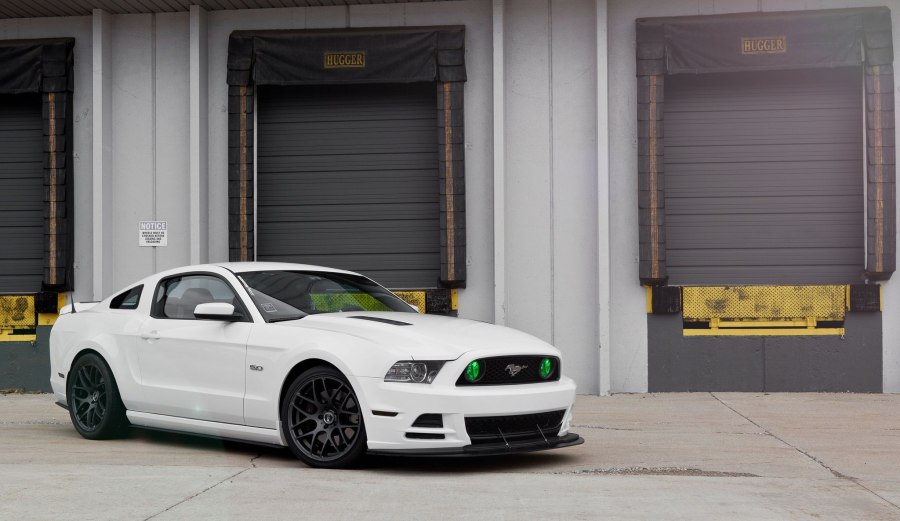 Ford Mustang gt 500 белый