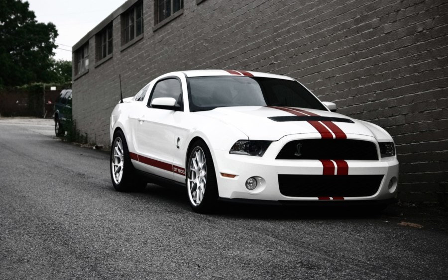 Форд Мустанг Шелби gt 500 белый