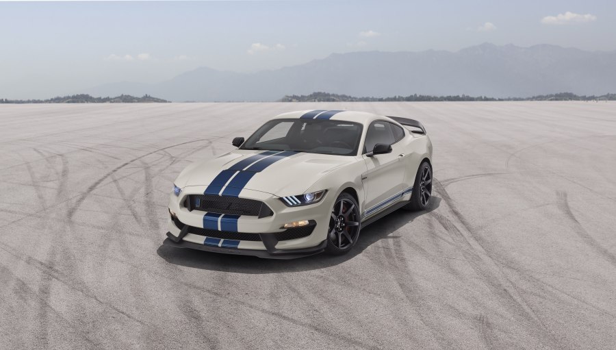 Форд Мустанг gt 350 2020