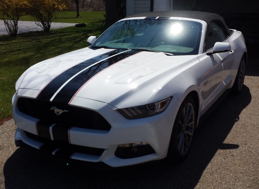 Ford Mustang gt 2015 белая