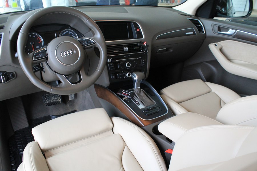 Audi q5 светлый салон