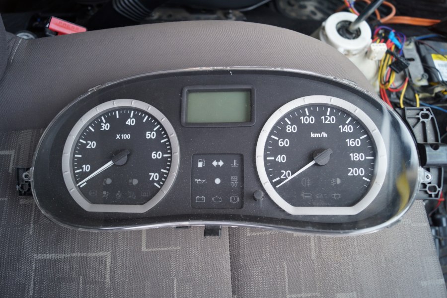 Приборная панель Renault Logan 2007 года