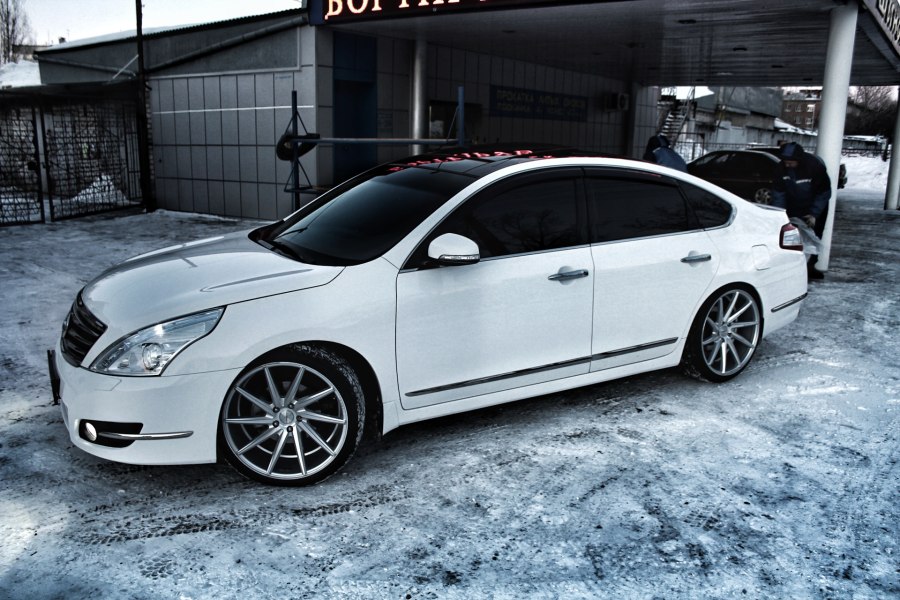 Nissan Almera g15 на 18 дисках