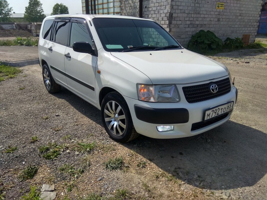 Toyota Саксид
