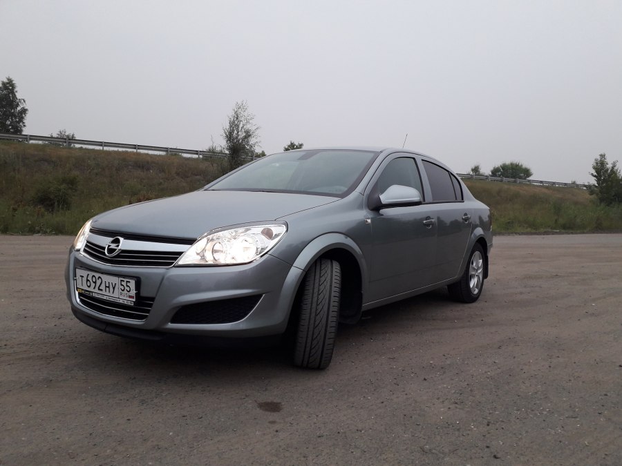 Опель Астра серый металлик