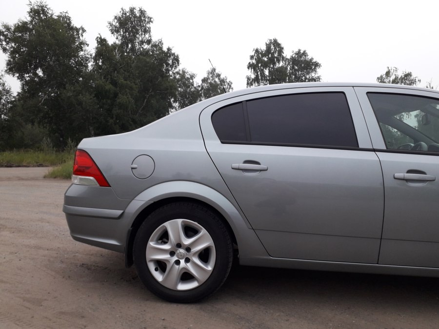 Опель Астра серая серая