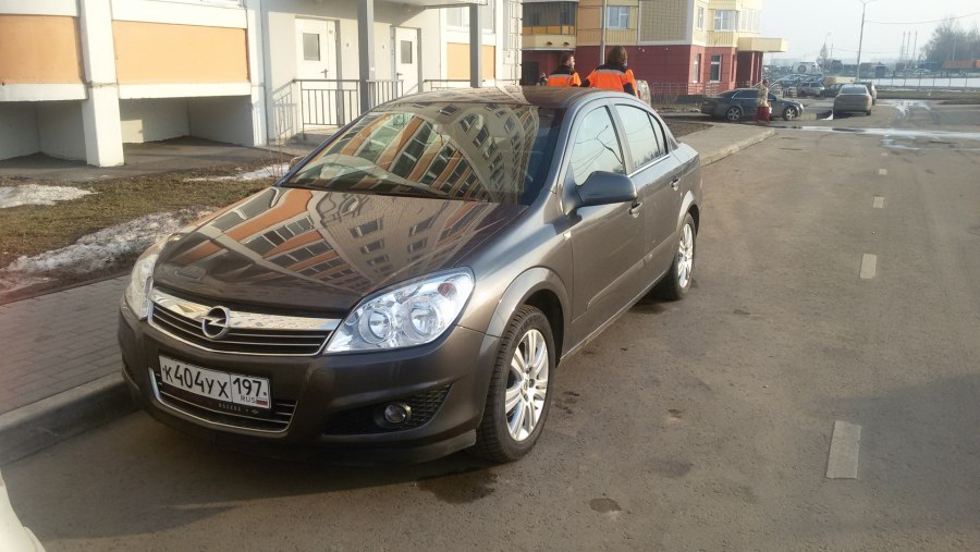 Опель Астра 2011 темно серая