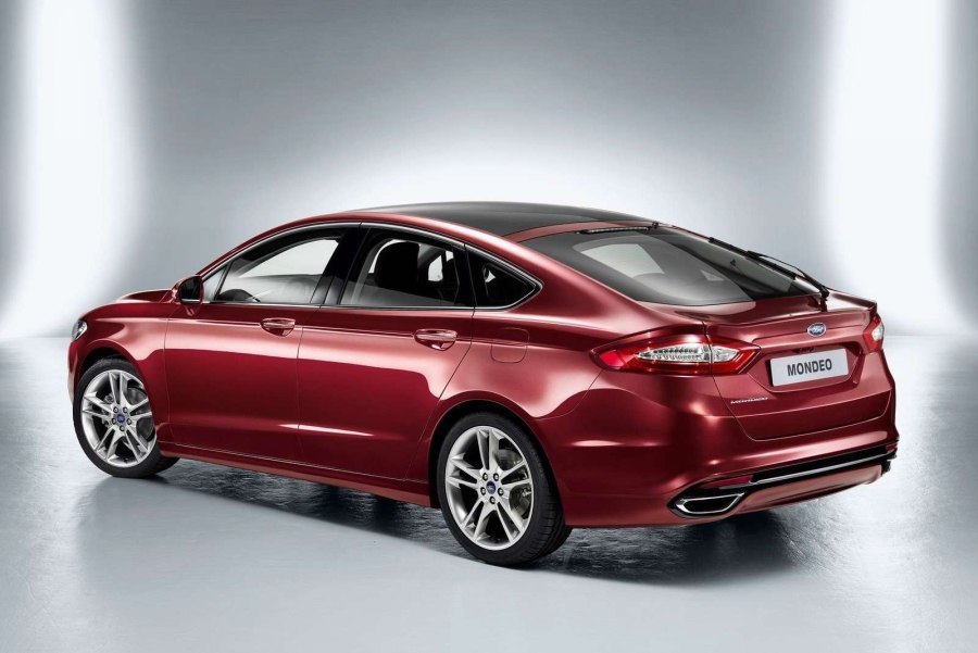 Ford Mondeo 5 лифтбек