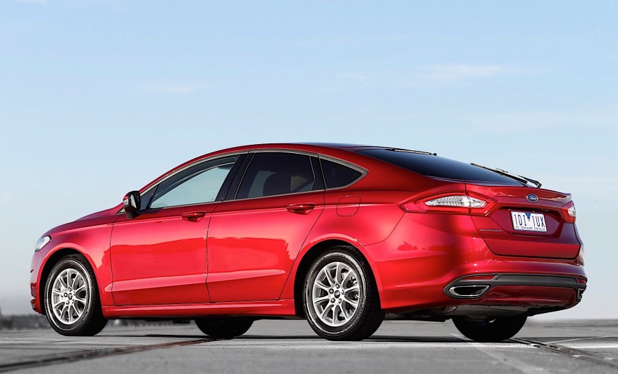Ford Mondeo 5 лифтбек