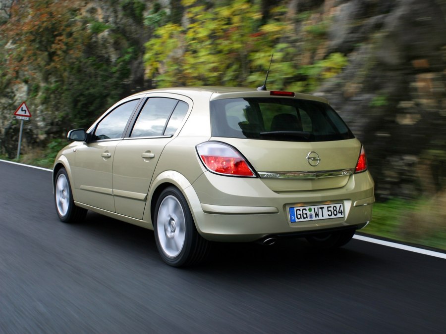 Opel Astra 2004 хэтчбек