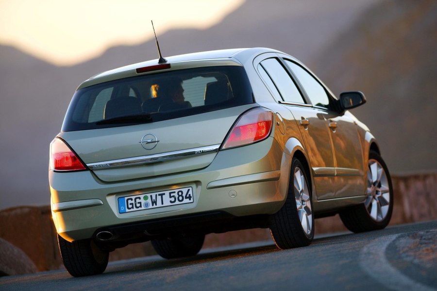 Opel Astra 2004 хэтчбек