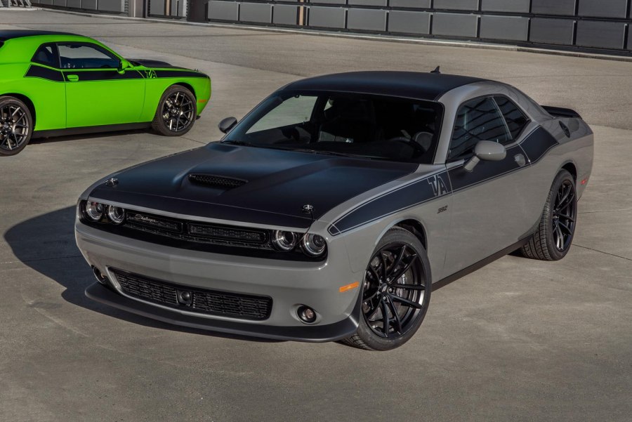 Dodge Challenger srt8
