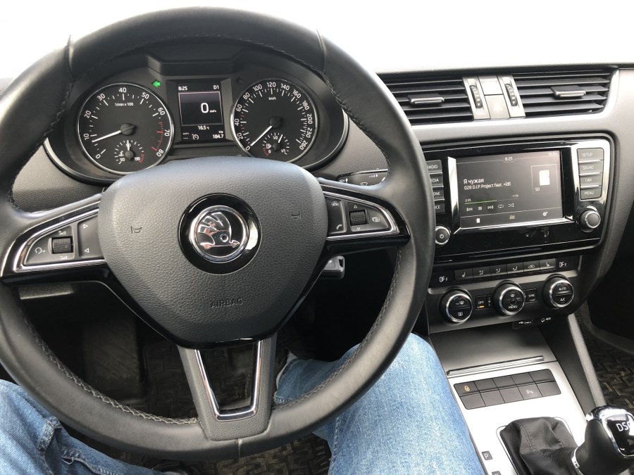 Skoda Octavia 2016 панель приборов