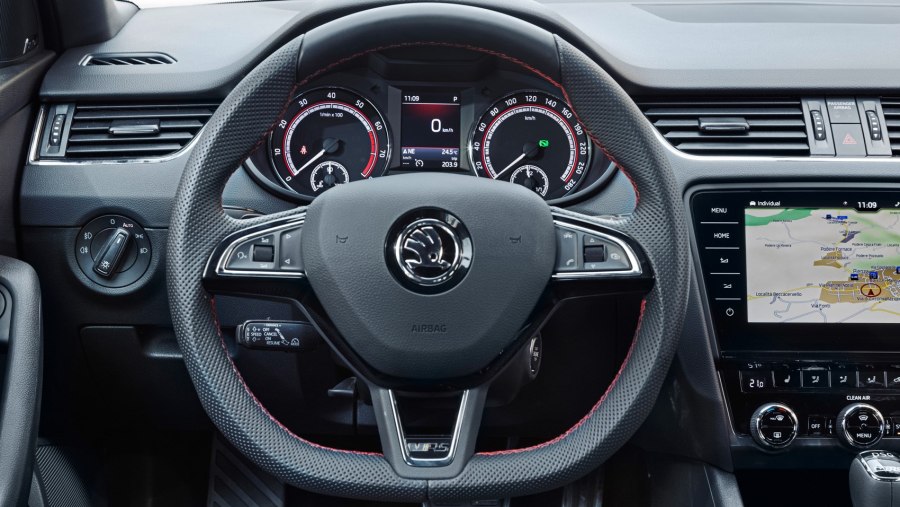 Škoda Octavia 2017 приборная