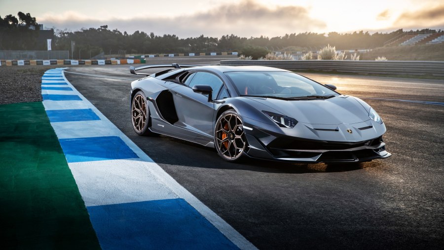 Lamborghini Aventador s 2021